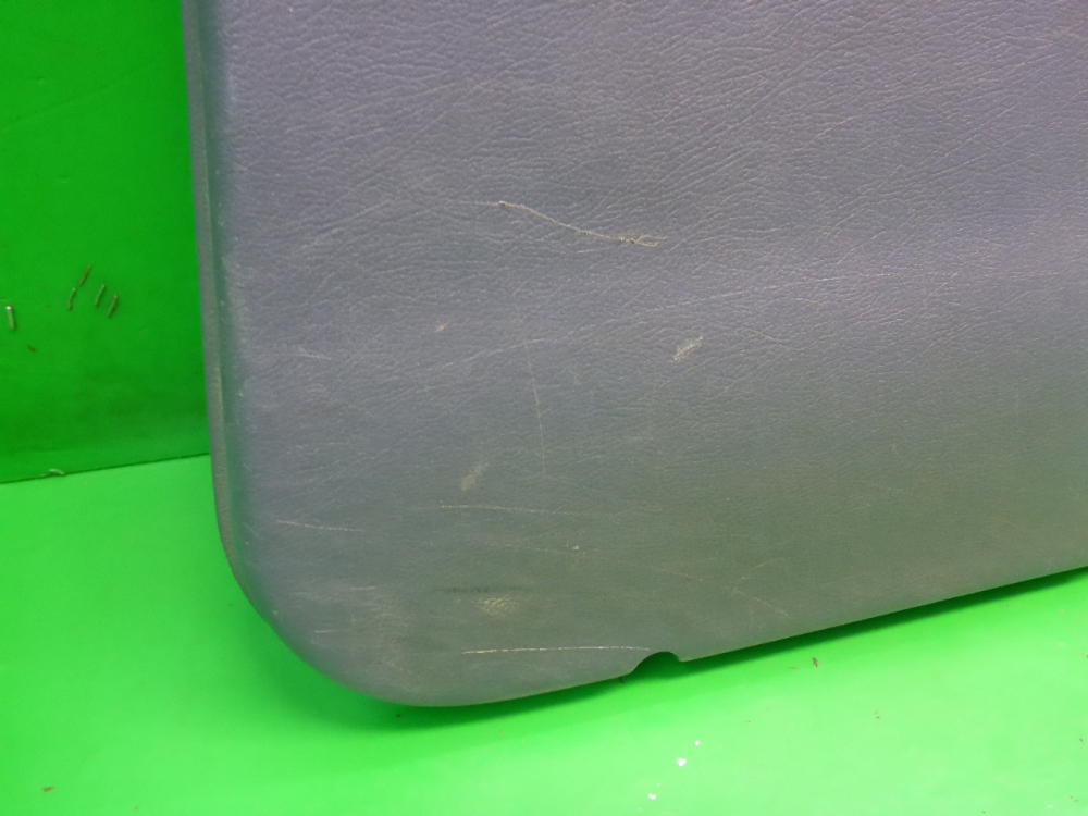 Обшивка двери задней правой