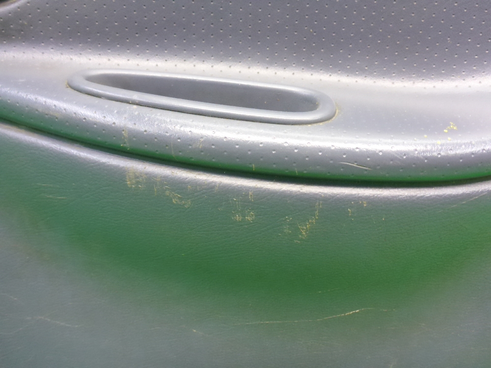 Обшивка двери задней правой