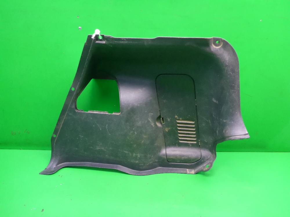 Обшивка багажника