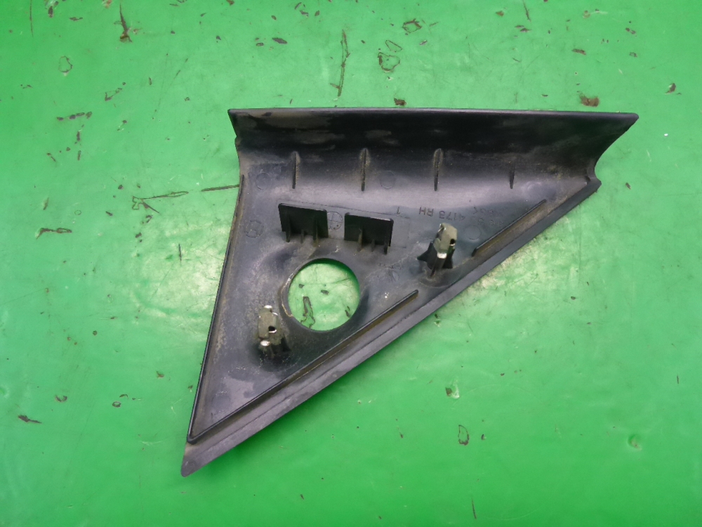 Накладка зеркала правого