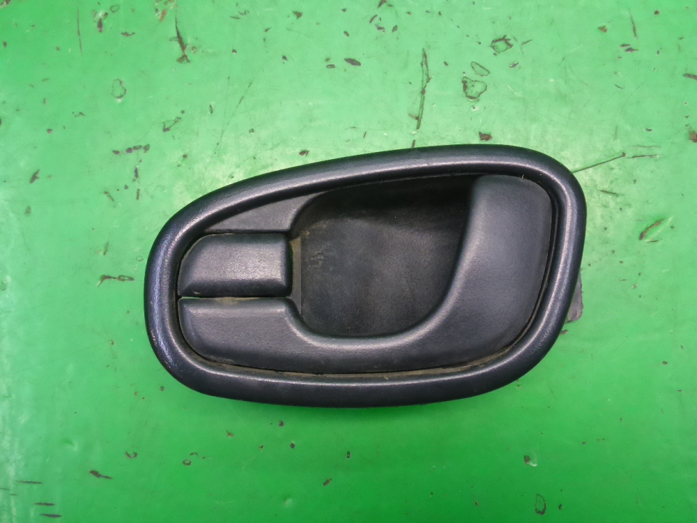 Ручка двери задней внутренняя левая