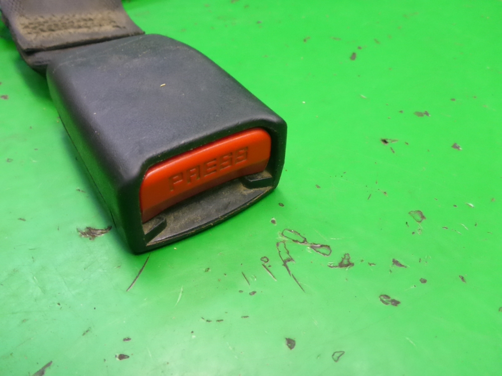 Ответная часть ремня безопасности