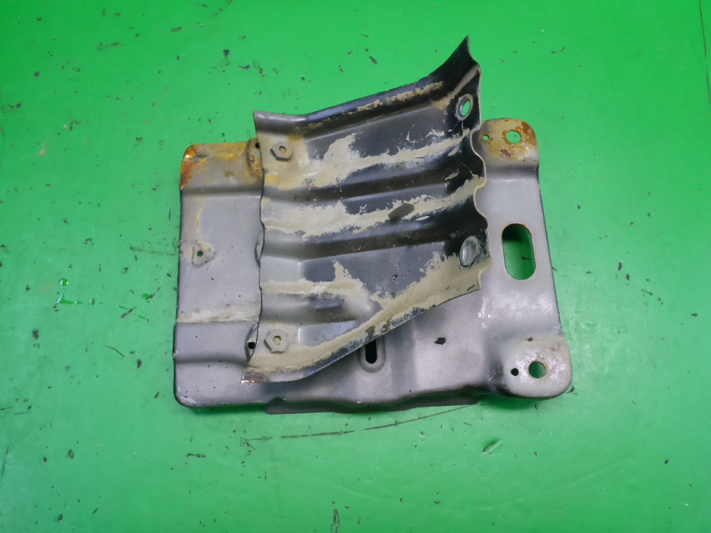 Площадка под аккумулятор (АКБ)