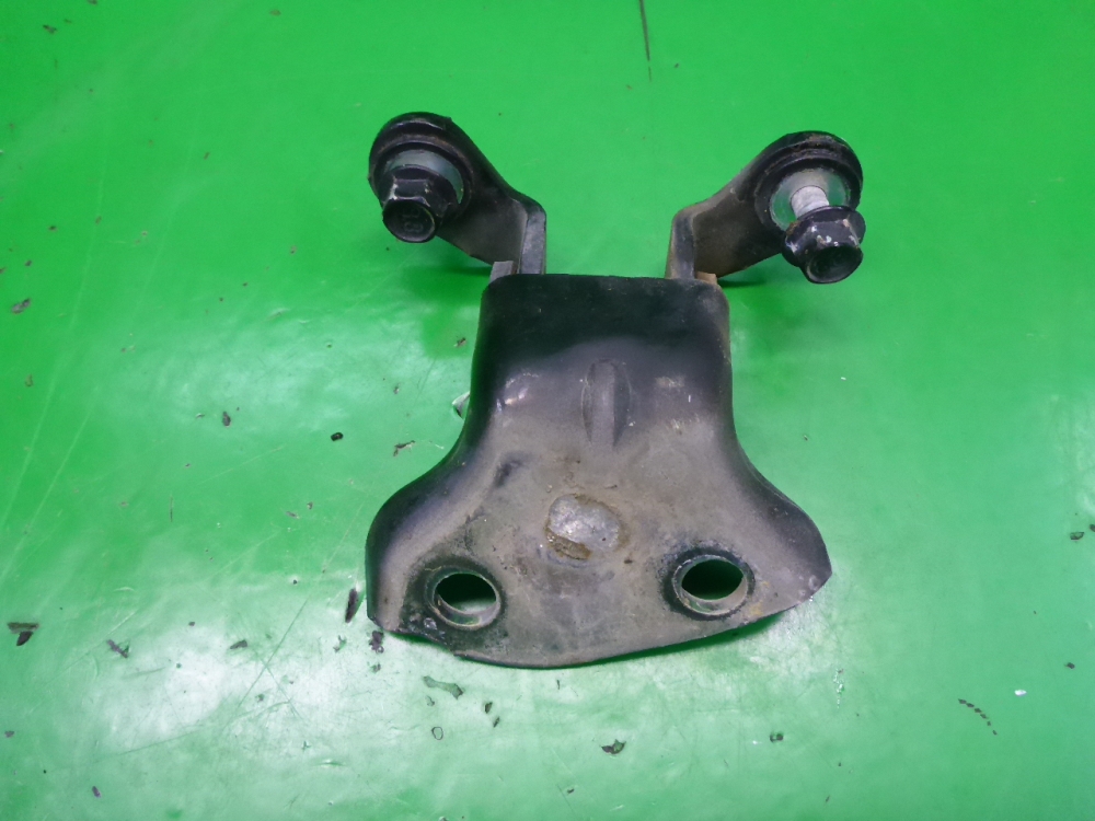 Петля двери задней правой верхняя