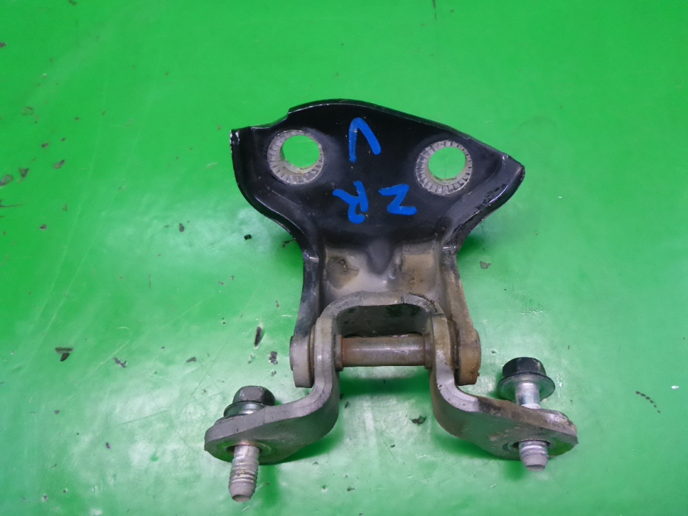 Петля двери задней правой верхняя