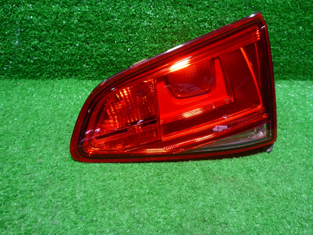 Фонарь задний внутренний правый