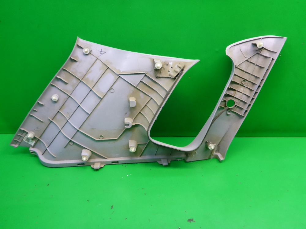 Обшивка багажника