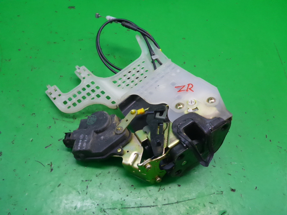 Замок двери задней правой