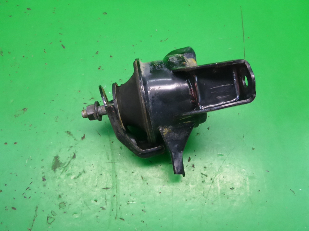 Опора двигателя правая