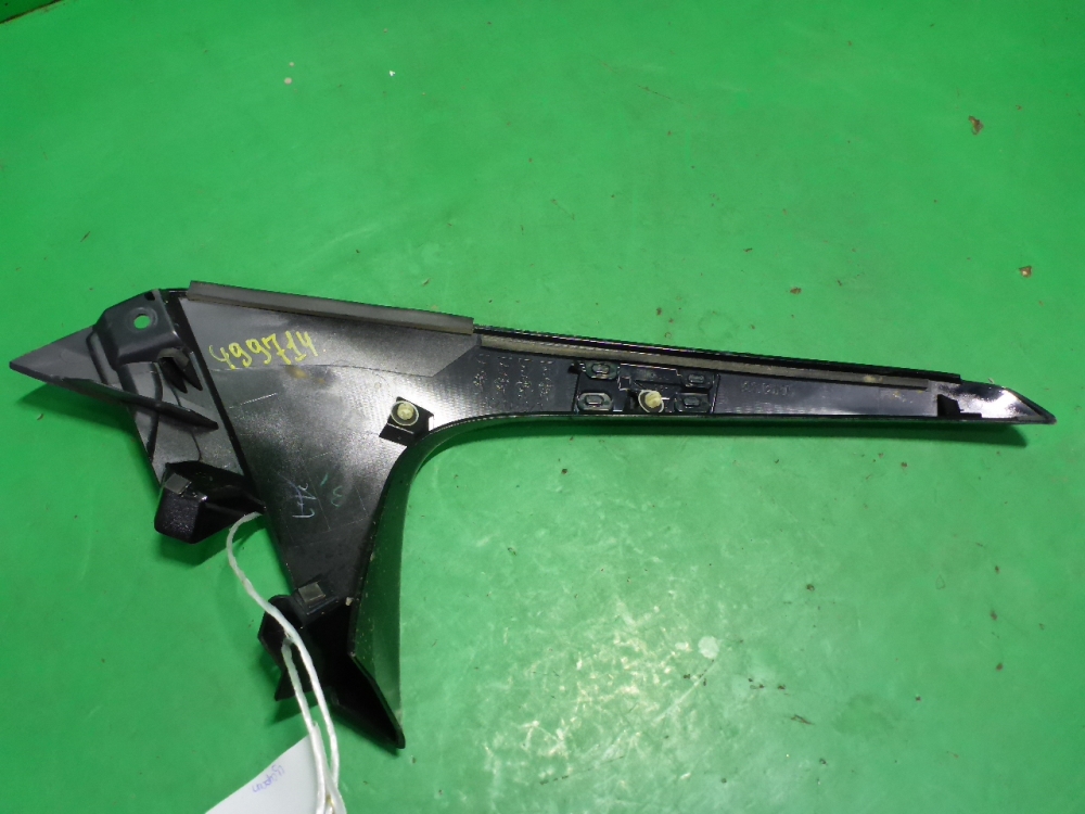 Накладка двери багажника