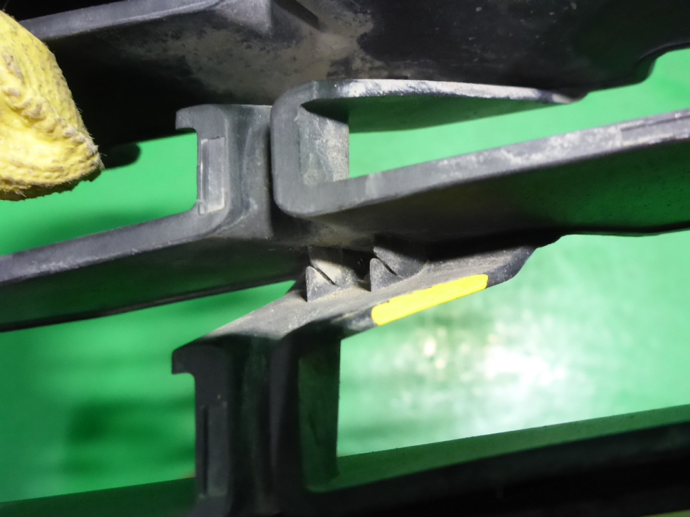 Решетка в бампер левая