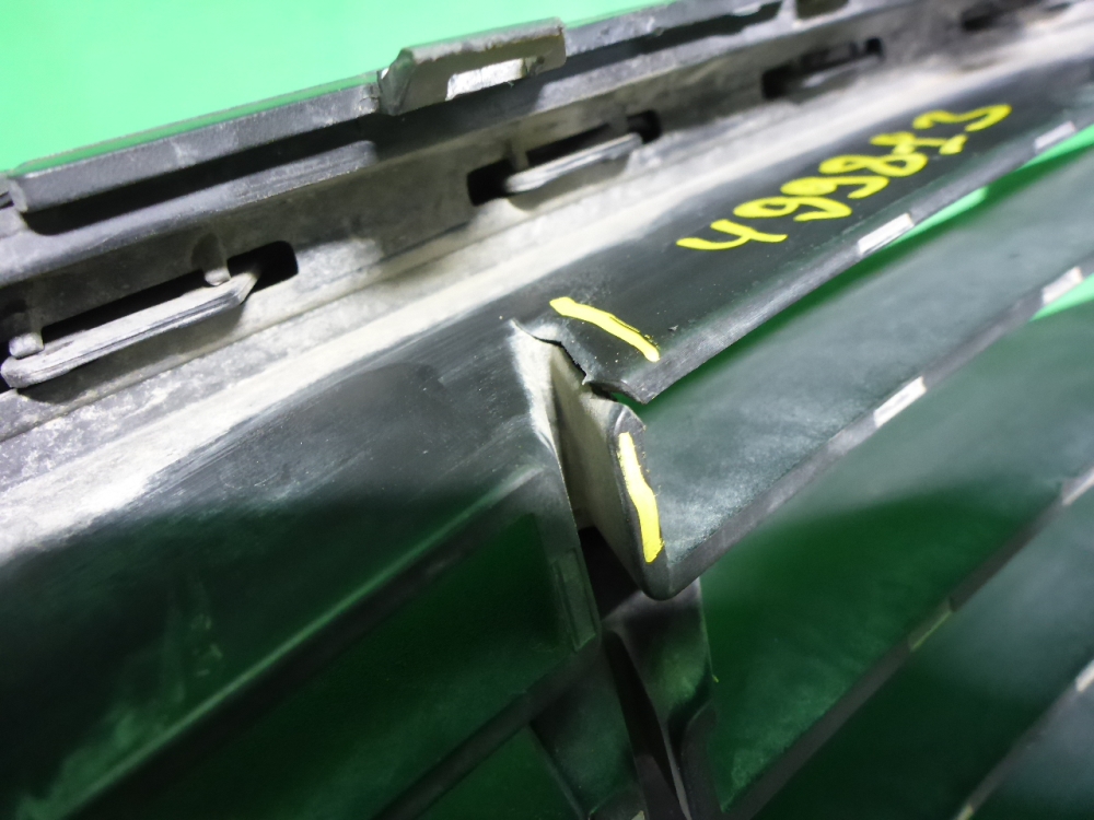 Решетка в бампер левая