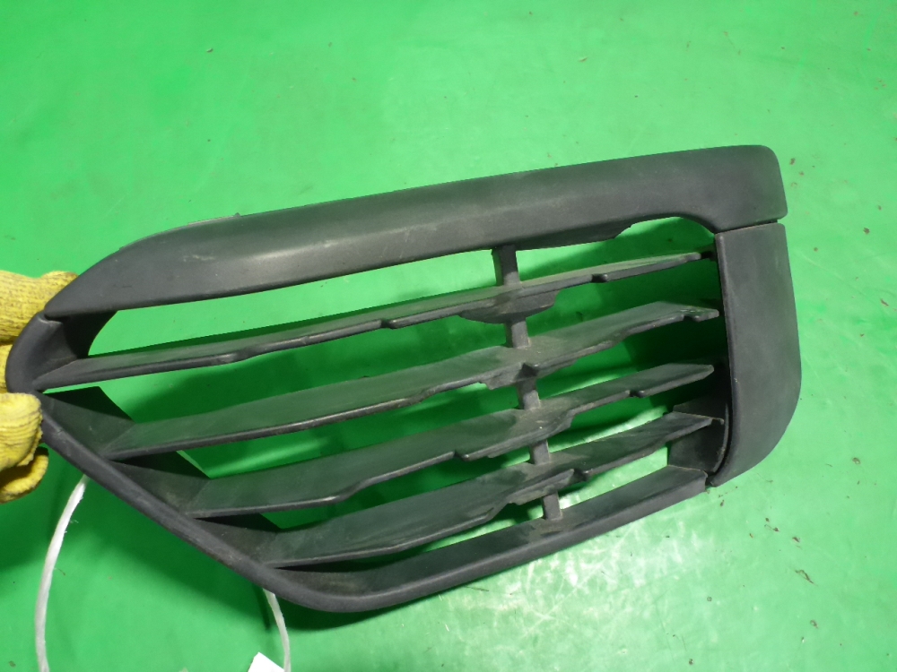 Решетка в бампер левая