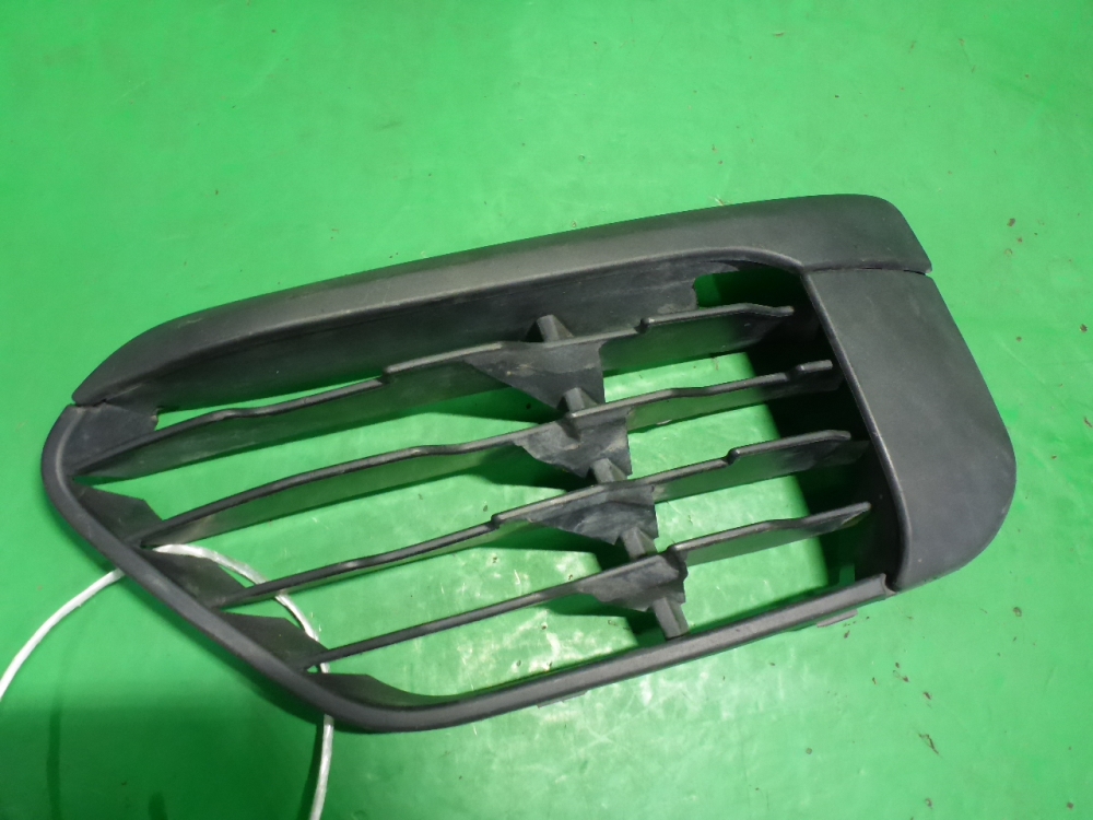 Решетка в бампер левая