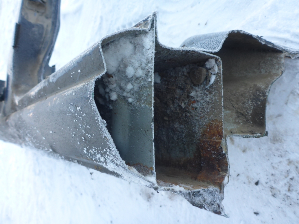 Порог со стойкой левый