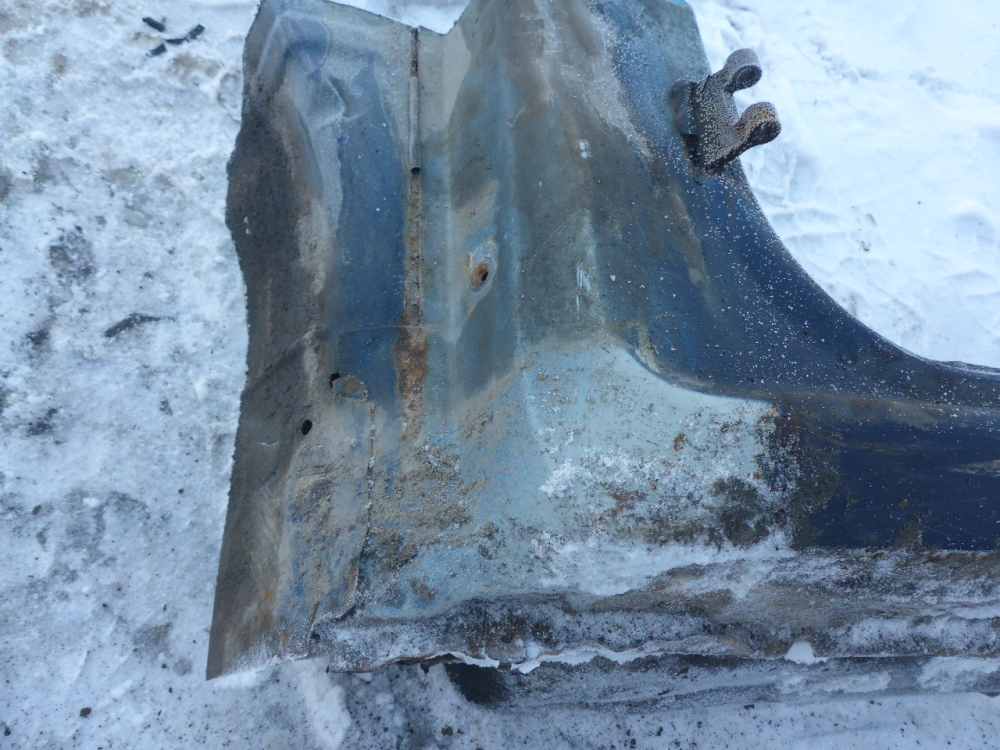 Порог со стойкой левый