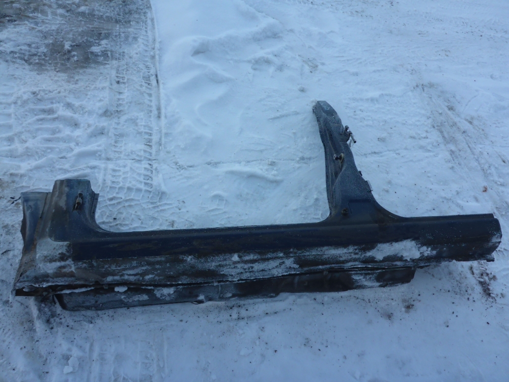 Порог со стойкой левый