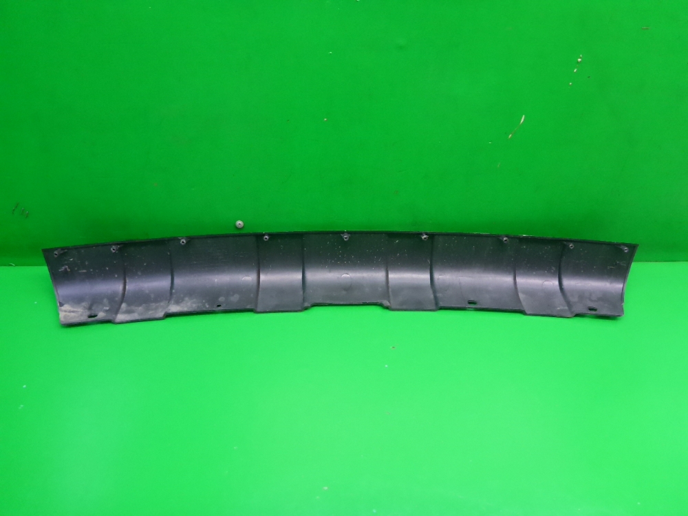 Накладка переднего бампера центральная