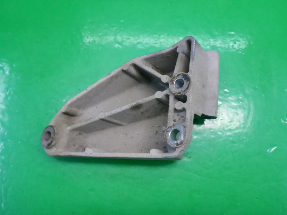 Кронштейн генератора