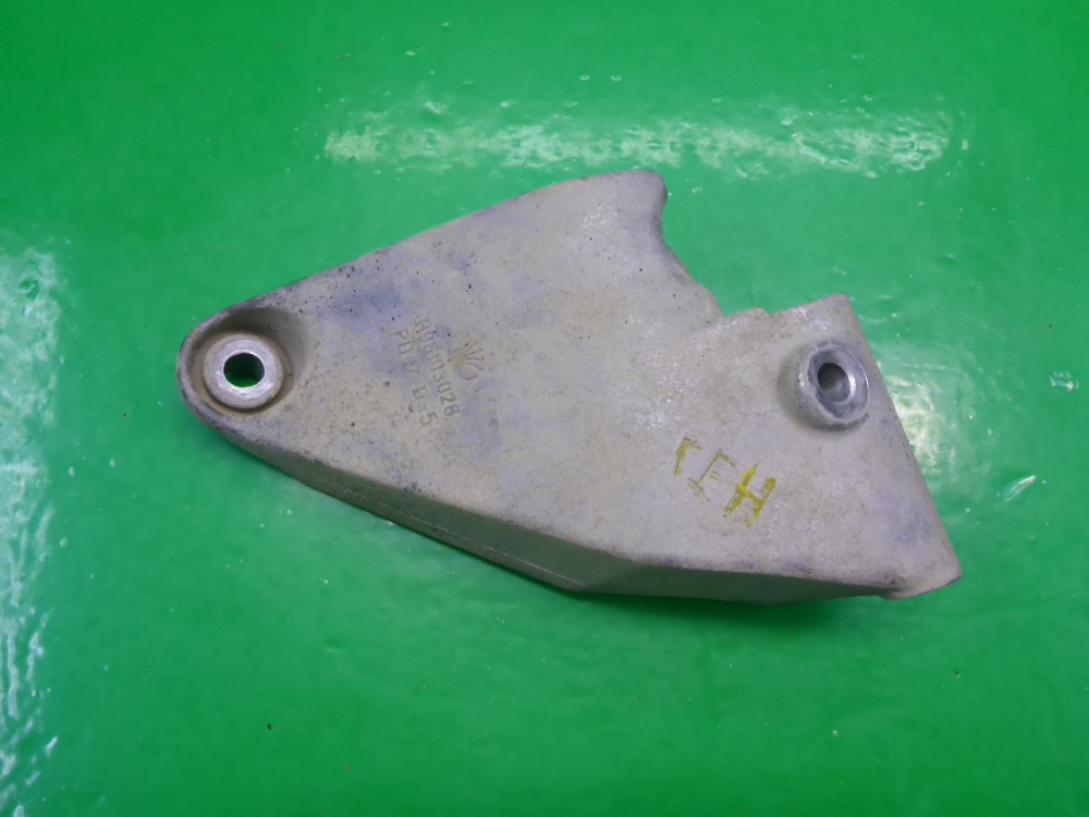 Кронштейн генератора