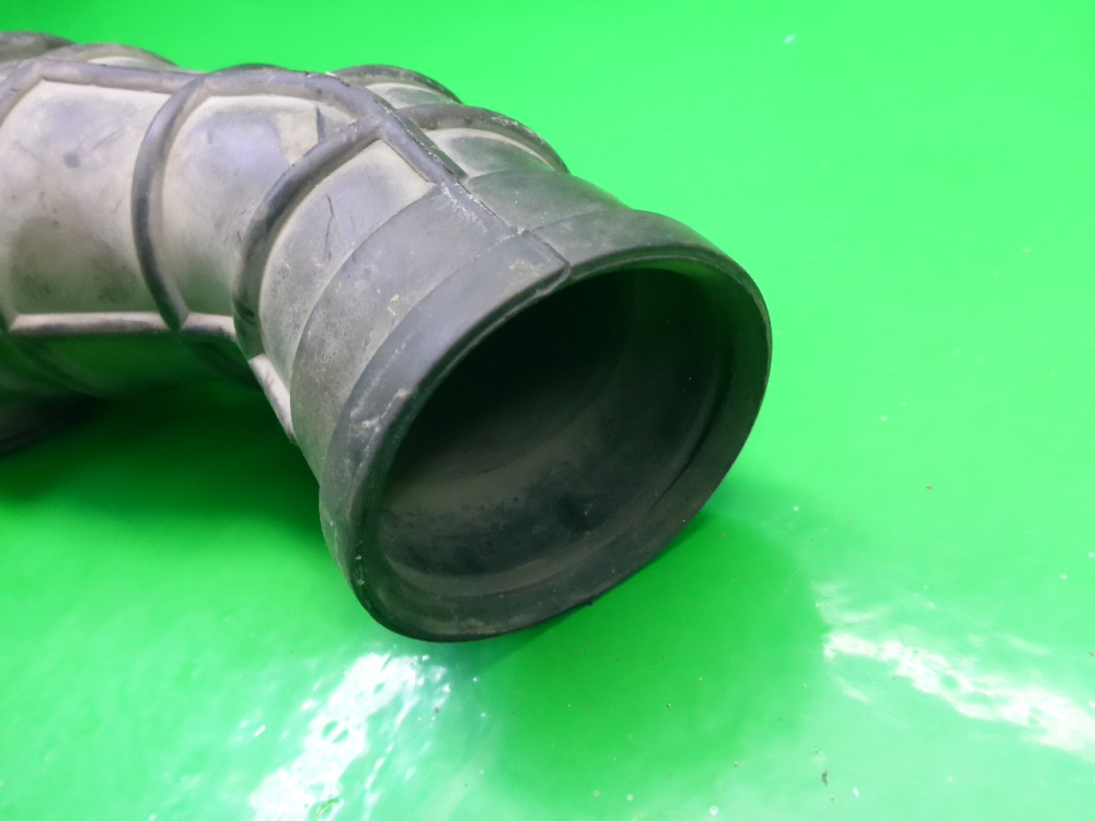 Патрубок воздушного фильтра