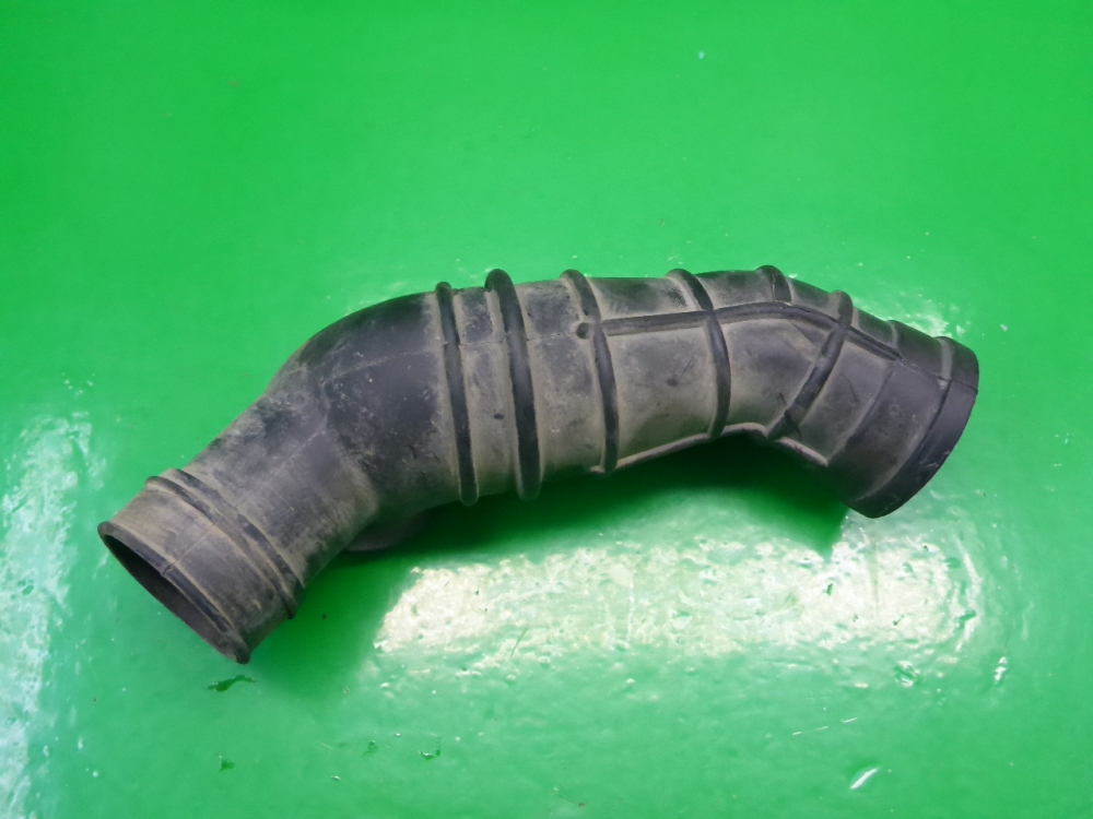 Патрубок воздушного фильтра