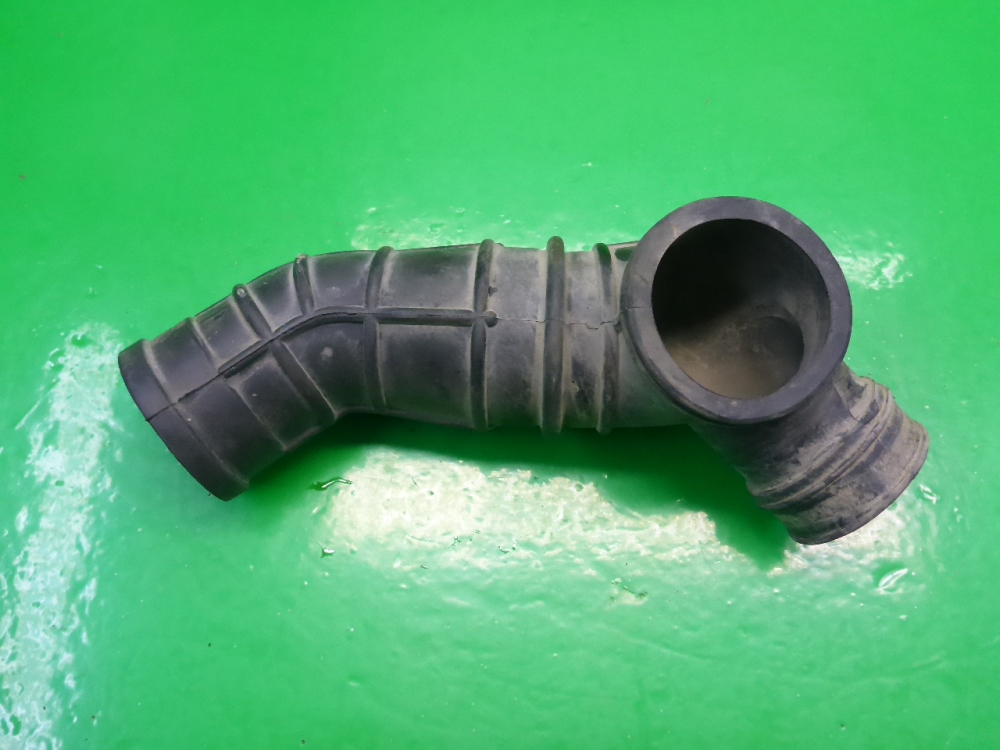 Патрубок воздушного фильтра