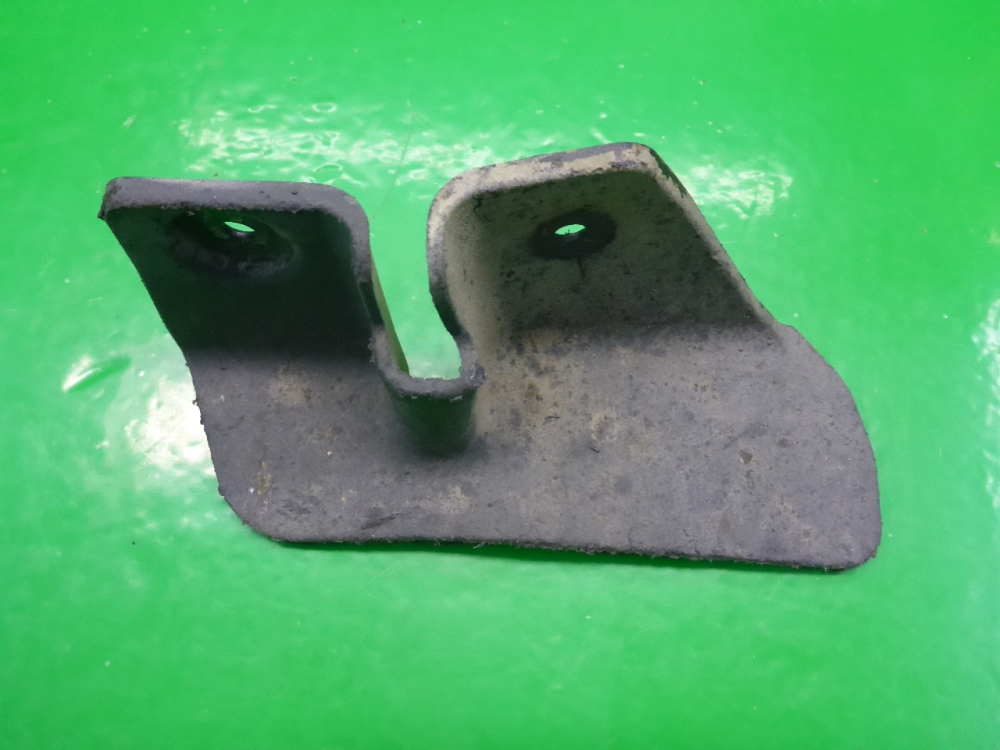 Брызговик задний правый