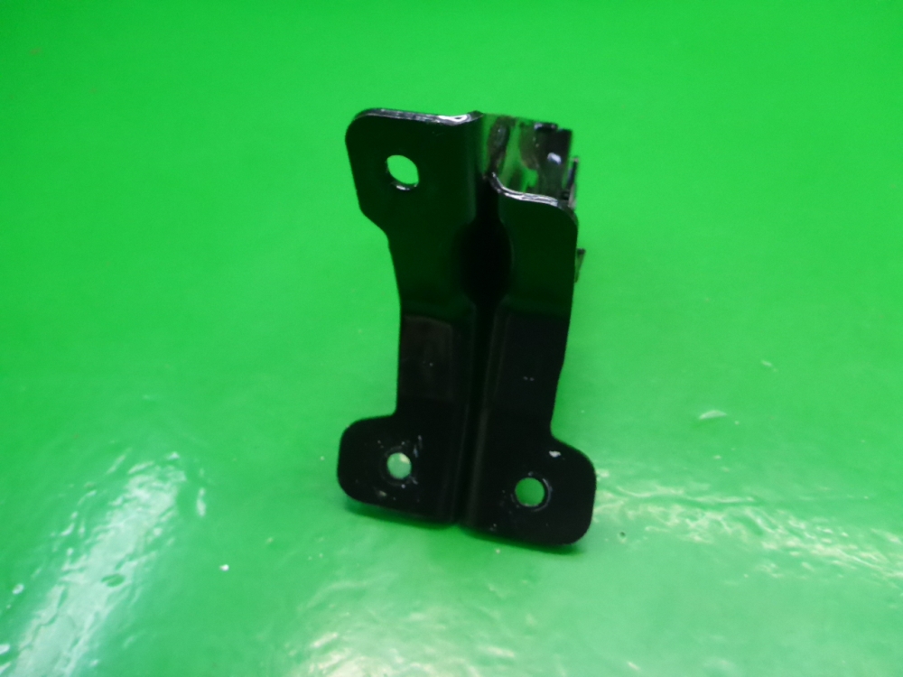 Замок спинки сиденья