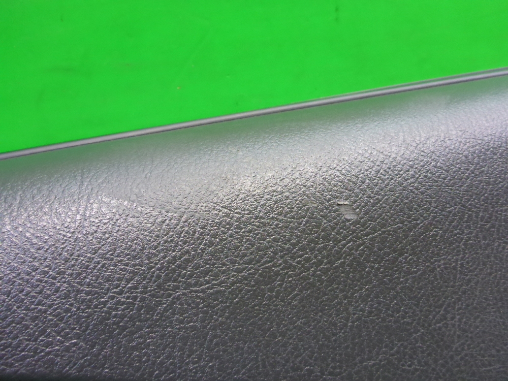 Обшивка двери передней левой