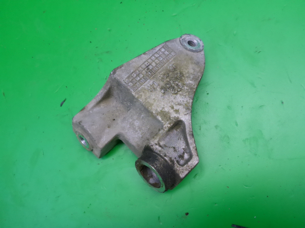 Кронштейн генератора