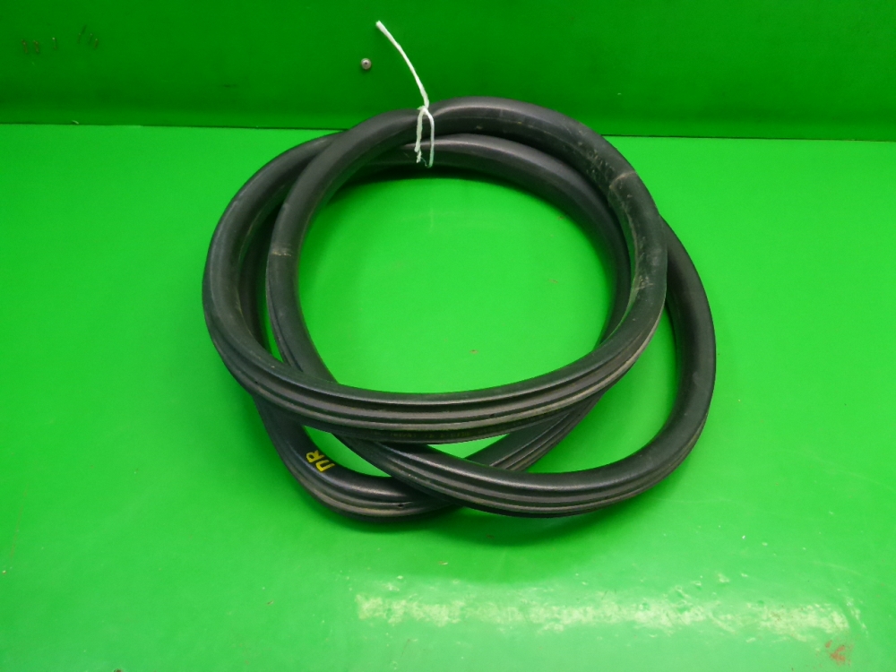 Уплотнитель двери