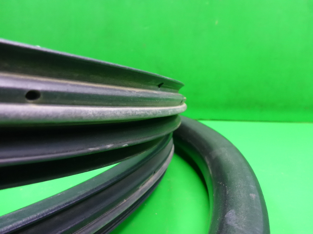 Уплотнитель двери