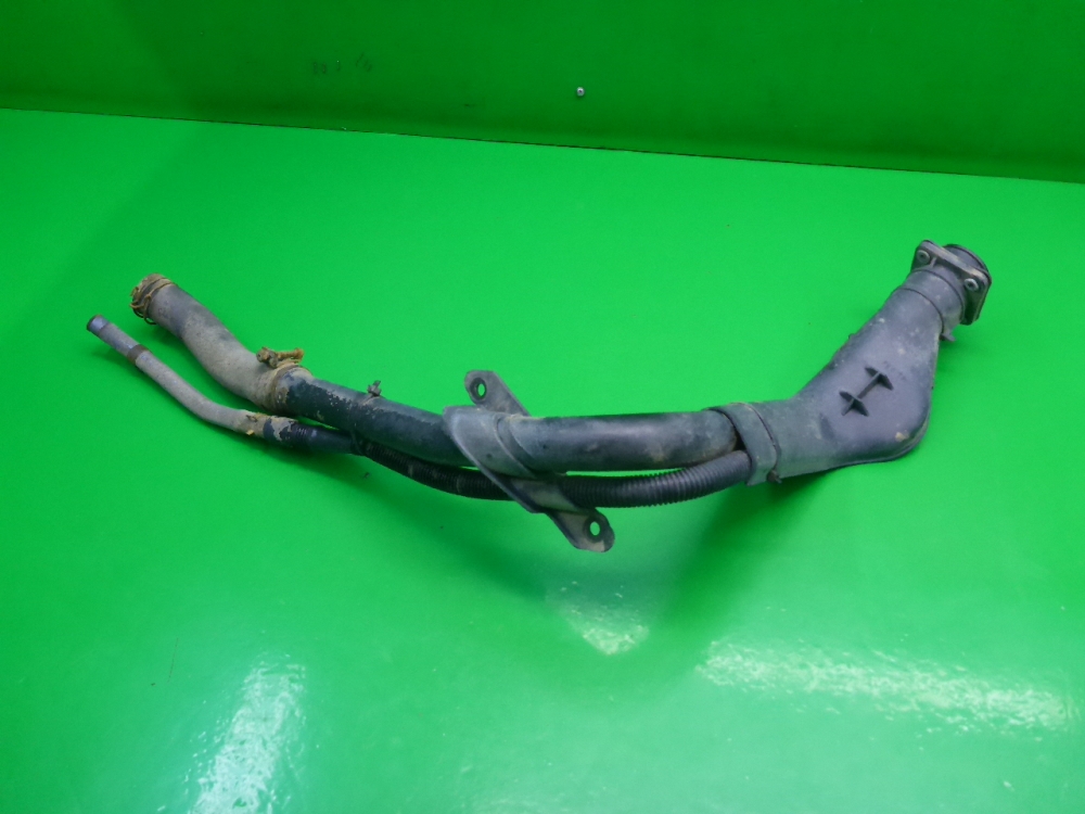 Горловина топливного бака