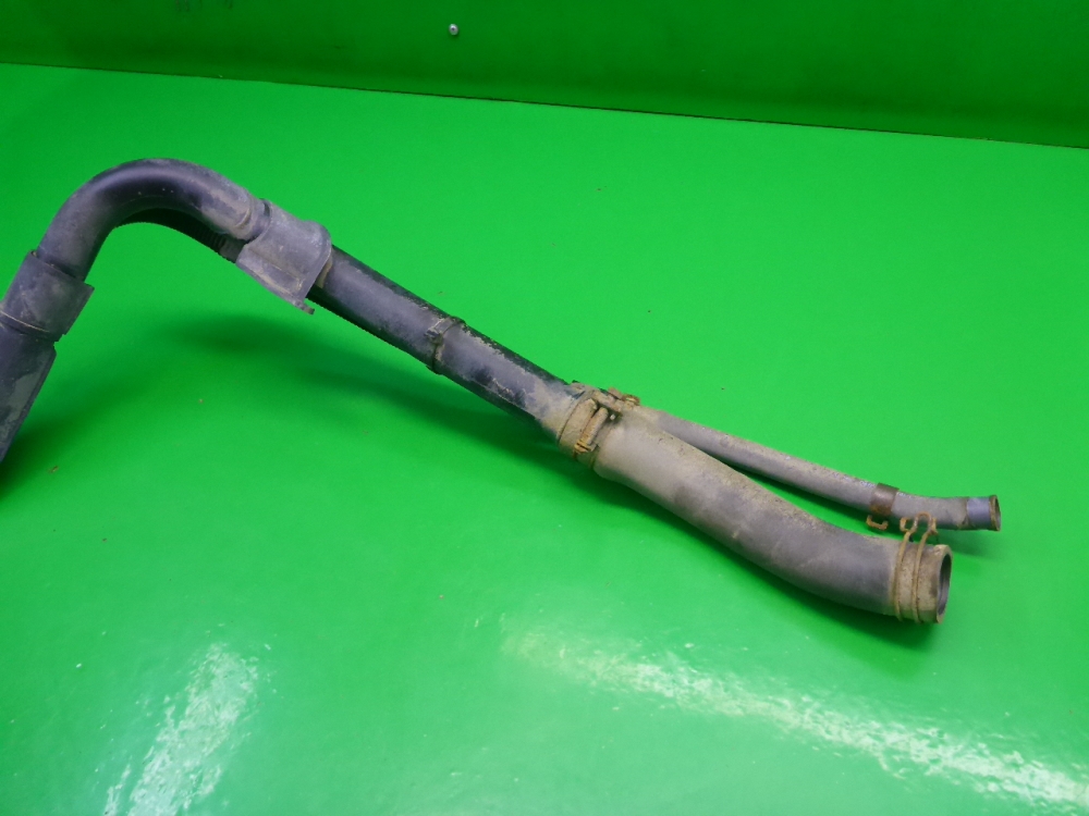 Горловина топливного бака