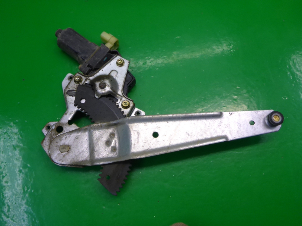 Стеклоподъемник электр. задний левый