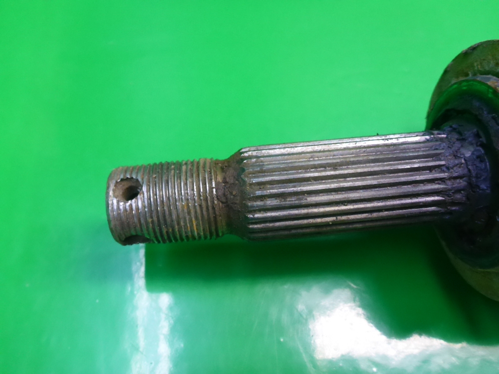 Полуось передняя правая