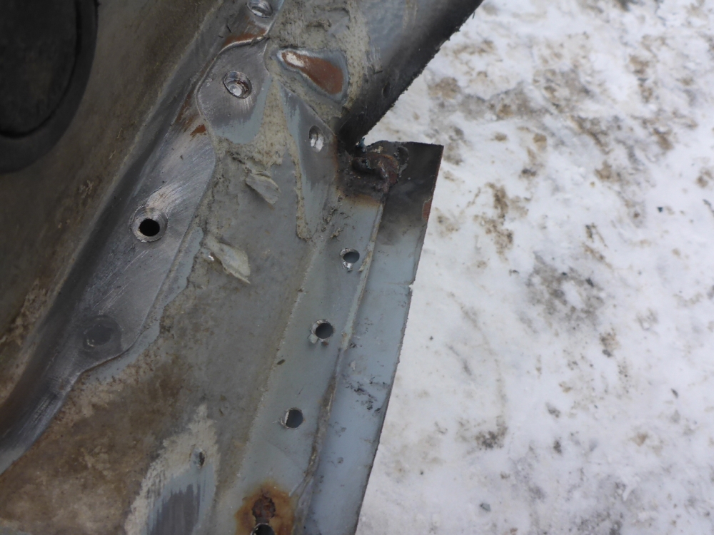 Порог со стойкой правый