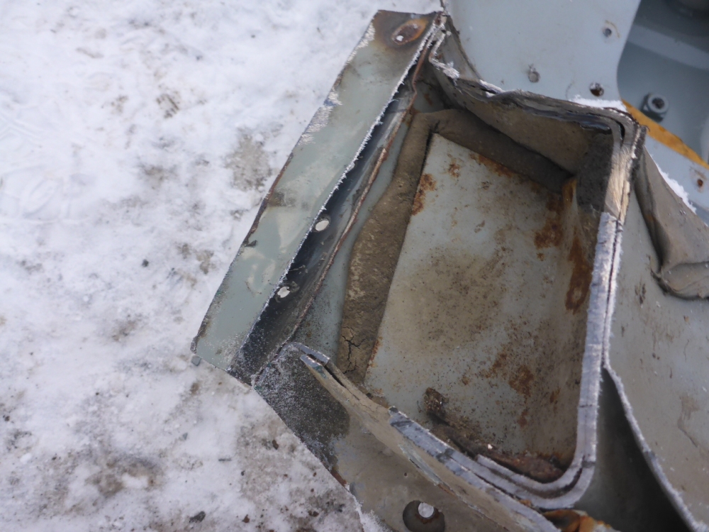 Порог со стойкой правый