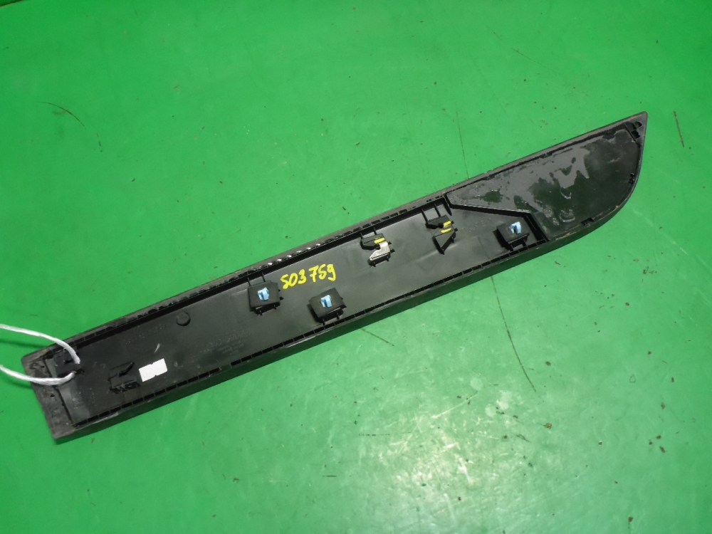 Накладка двери задней правой