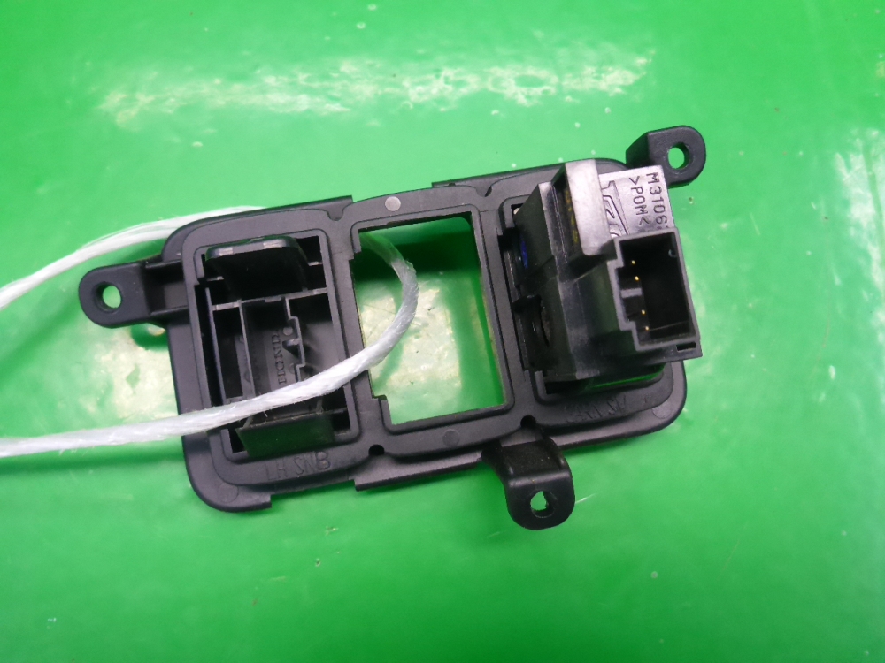 Кнопка корректора фар