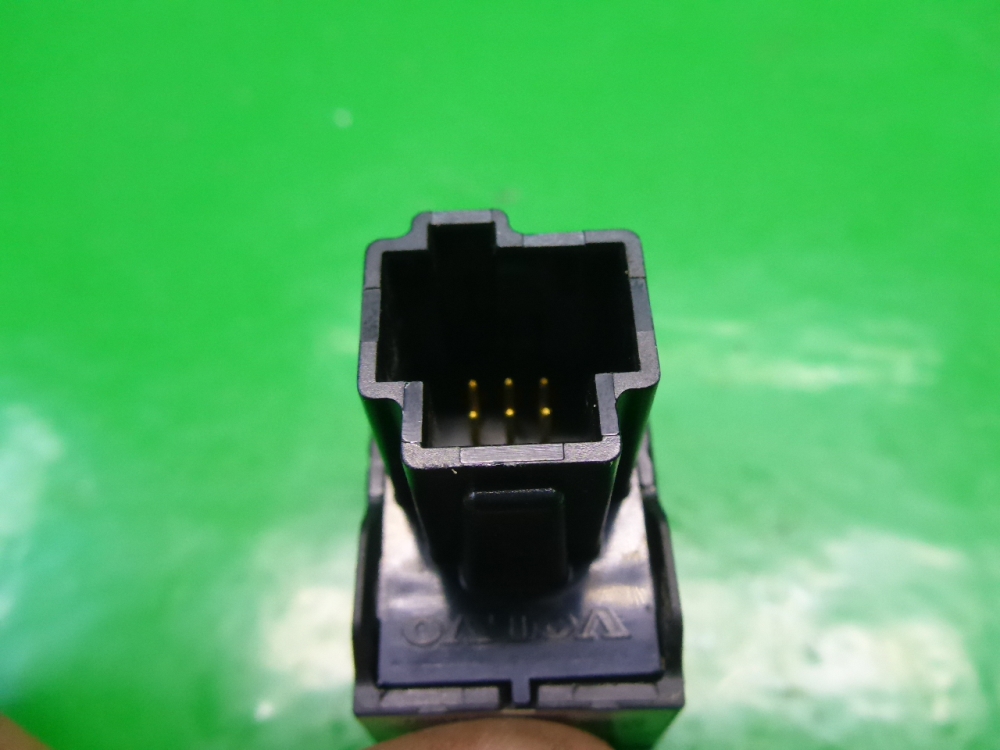 Кнопка стеклоподъемника