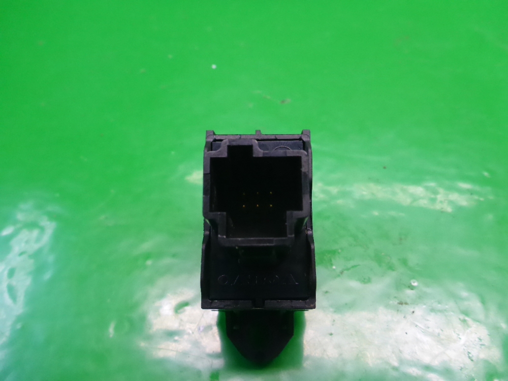 Кнопка стеклоподъемника