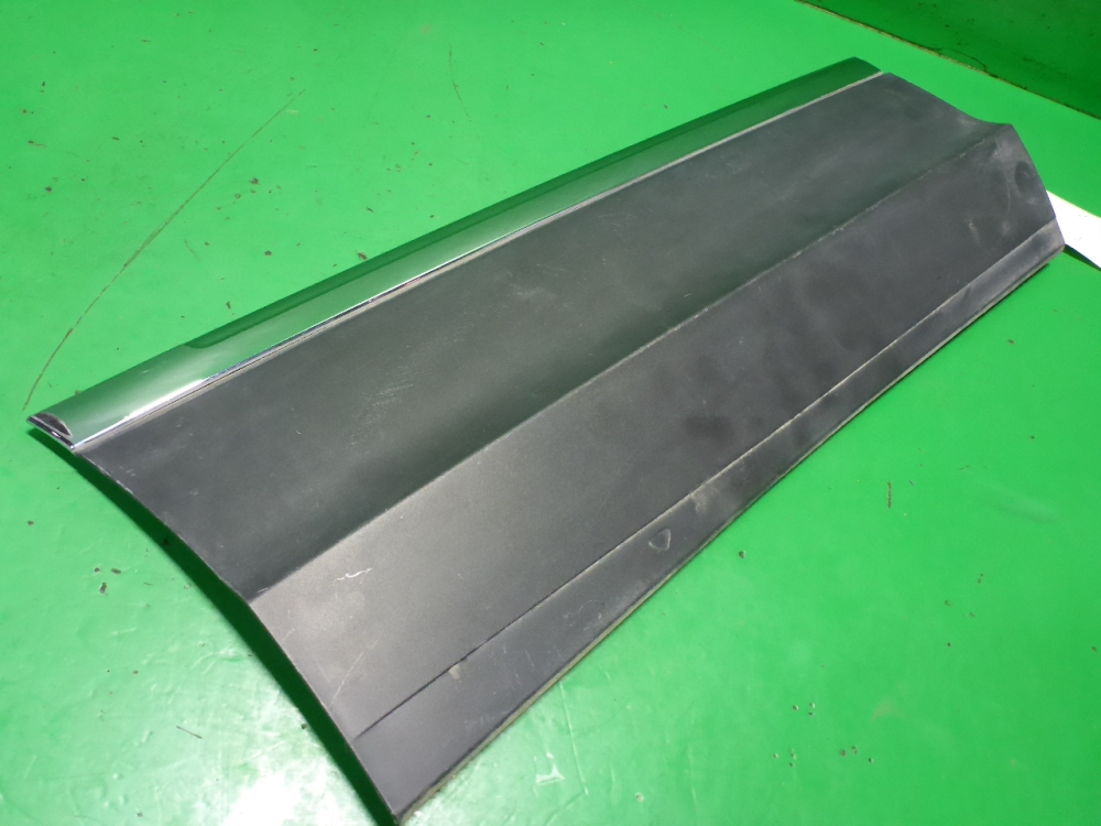 Накладка двери задней правой