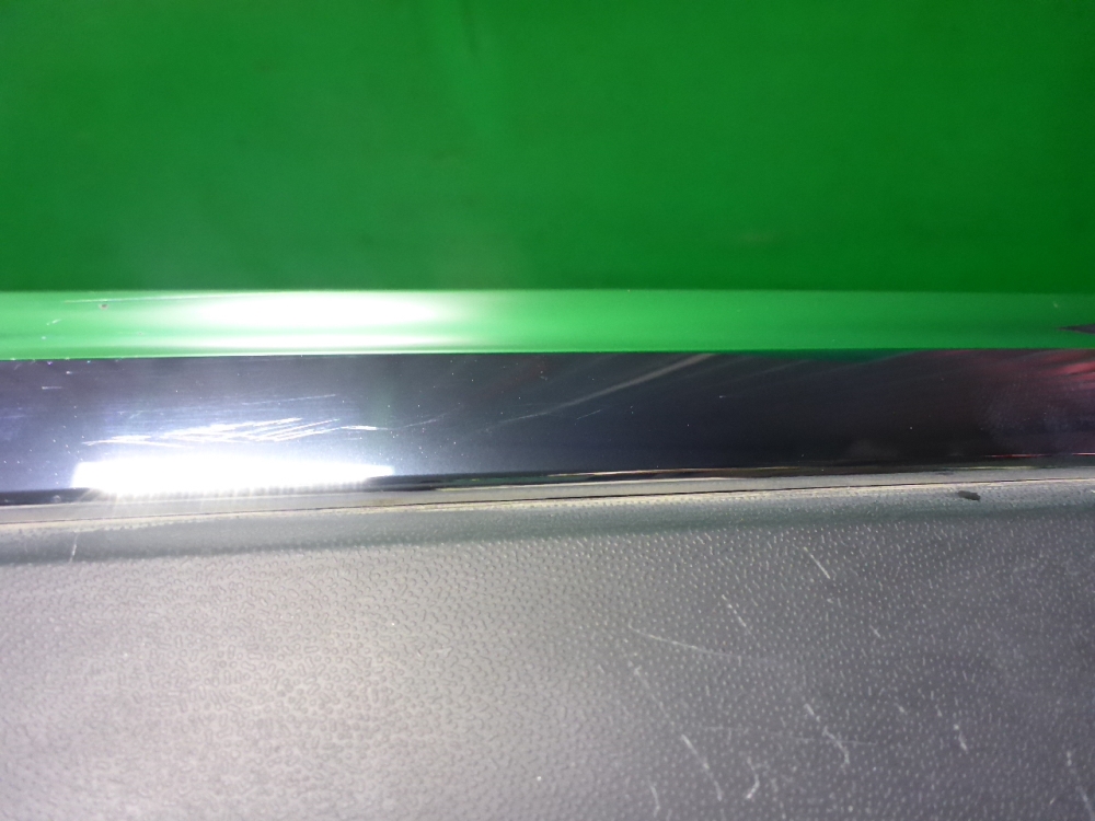 Накладка двери задней правой