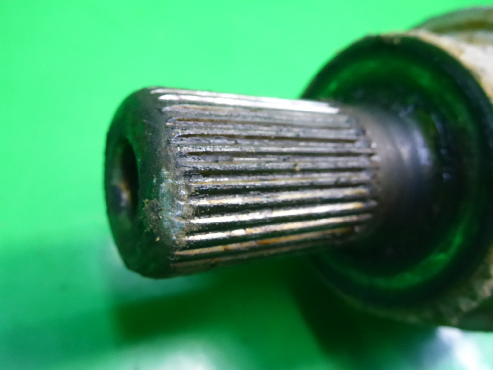 Полуось задняя