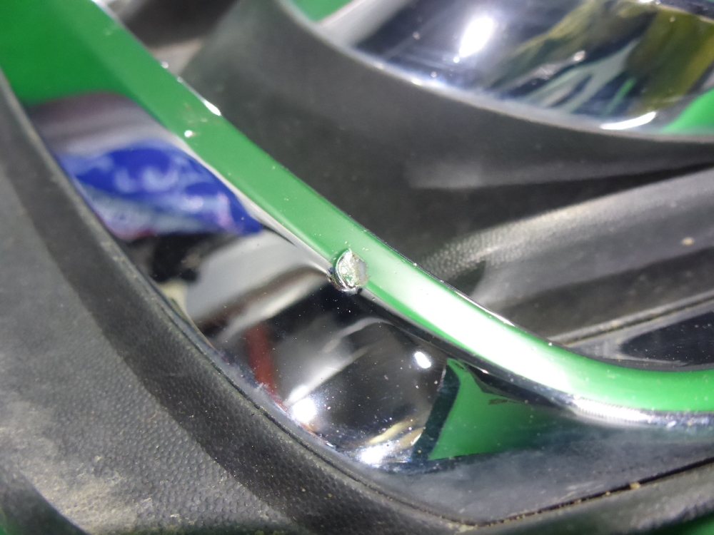 Рамка противотуманной фары левой