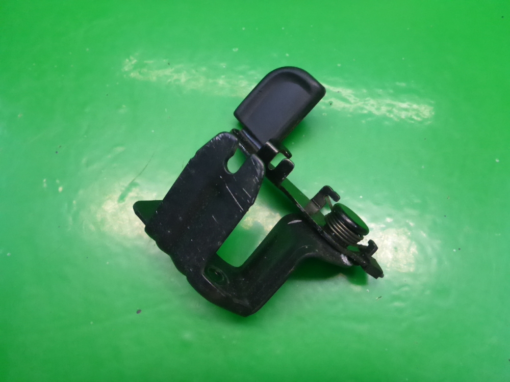 Ручка открывания капота