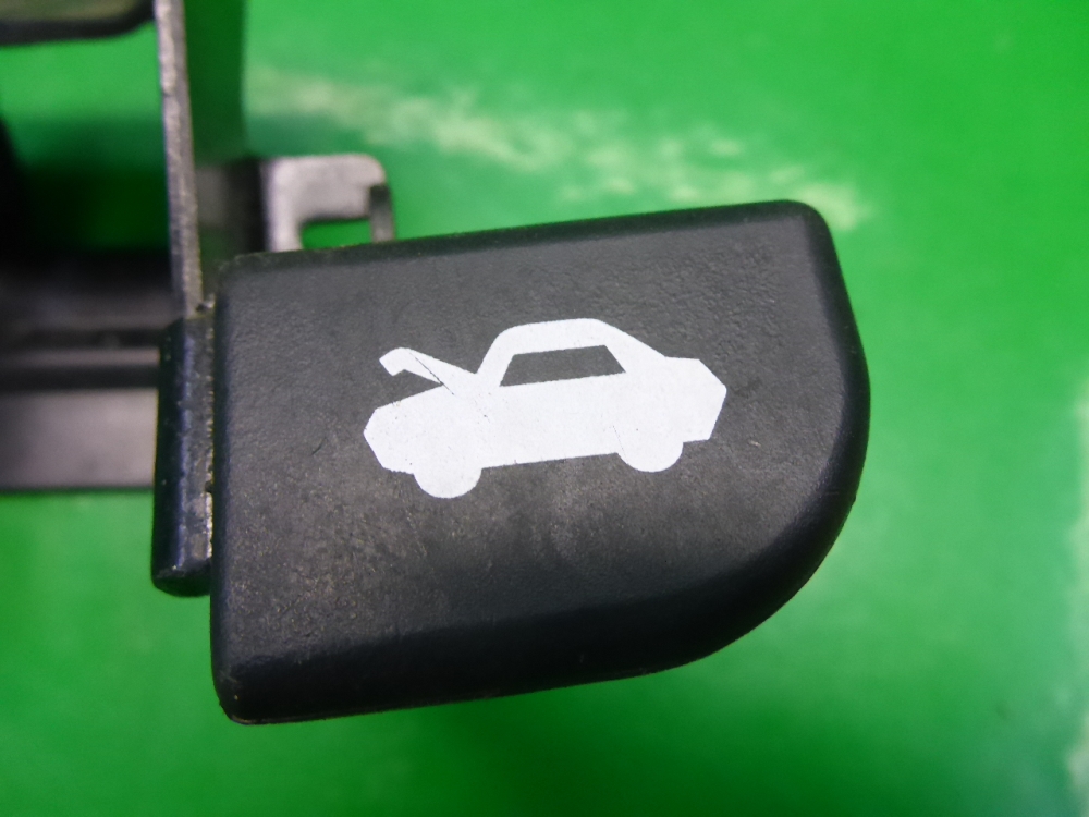 Ручка открывания капота