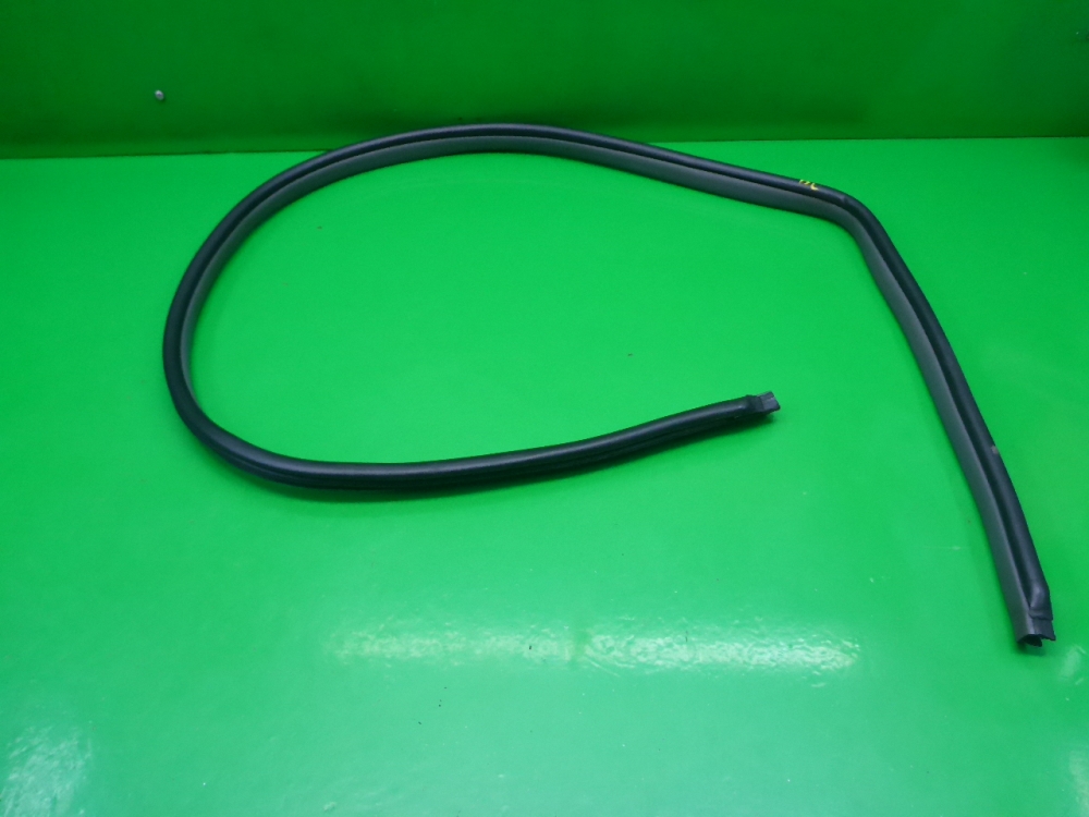 Уплотнитель двери